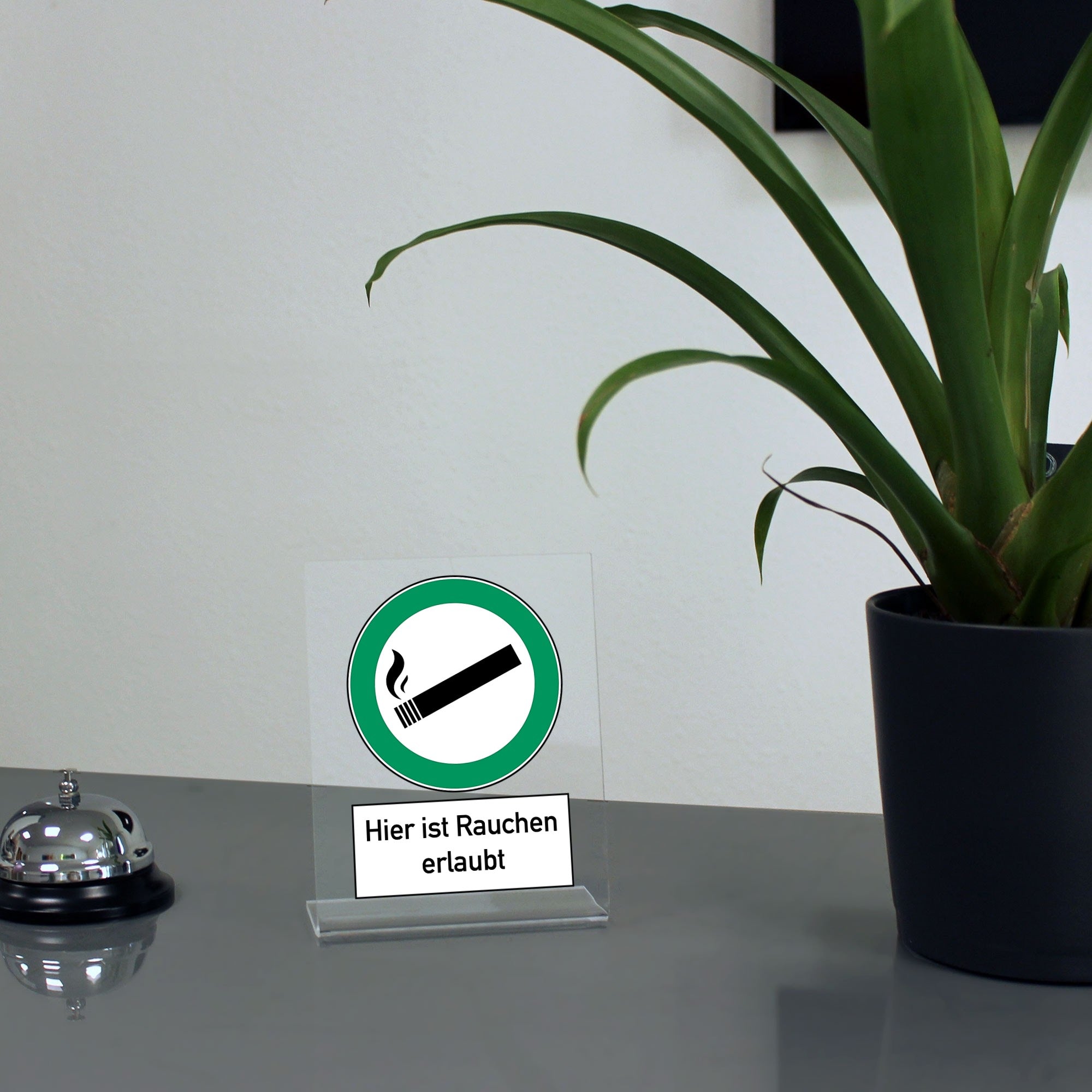 Acrylaufsteller "Hier ist rauchen erlaubt" (ca.100x150 mm)