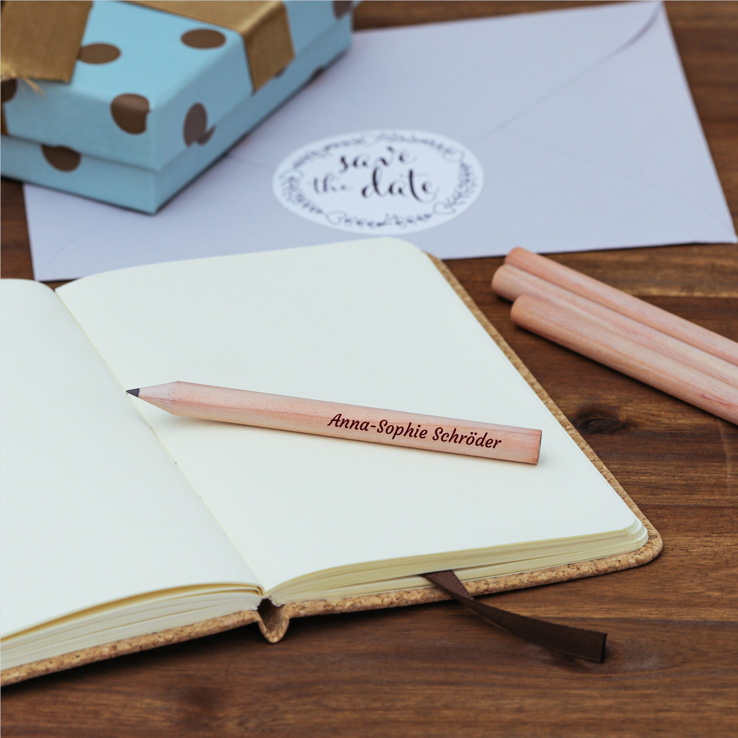 25 kleine Bleistifte mit Gravur, ca. 65x5 mm, von gravur-fabrik.de, ideal für personalisierte Schreibutensilien