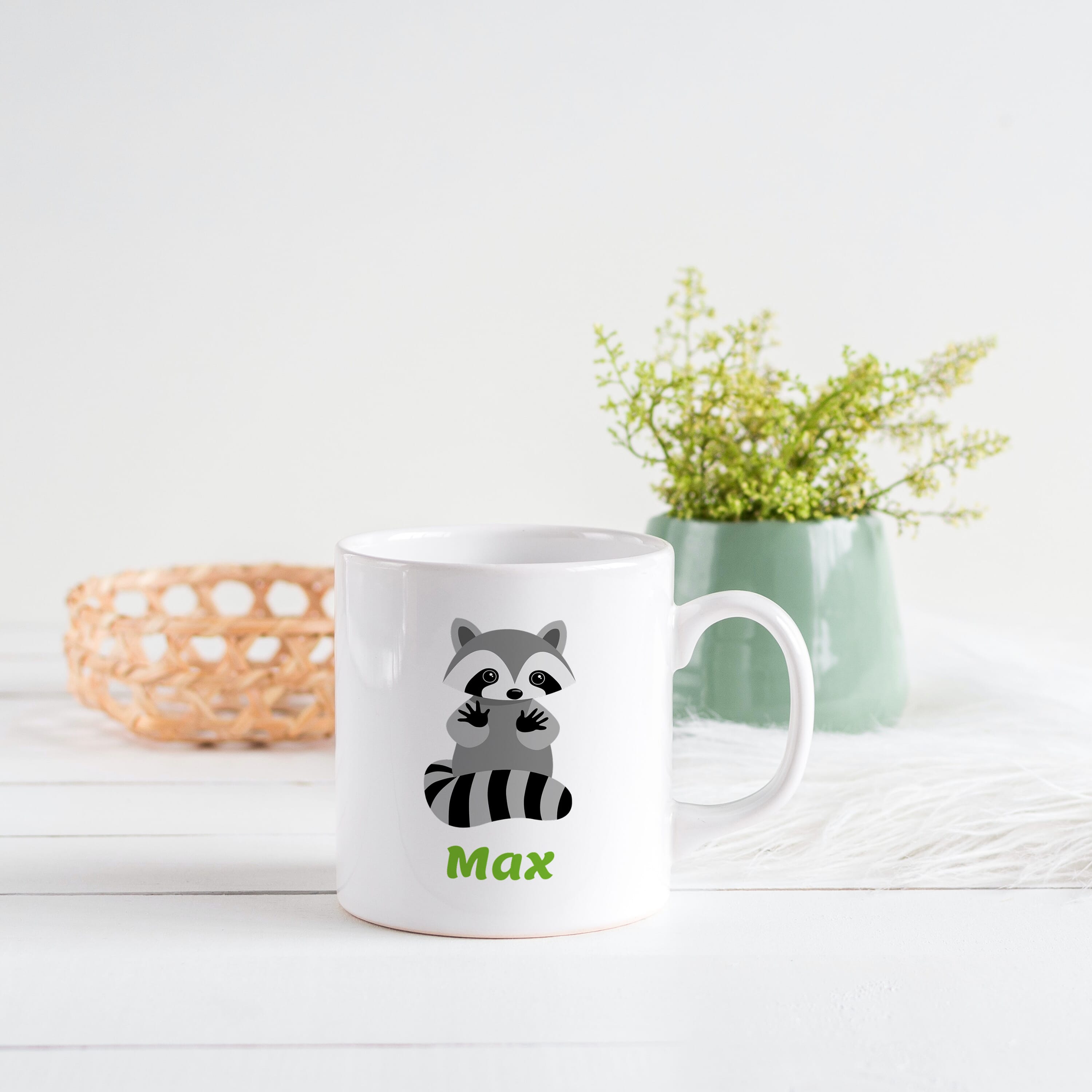 Weiße Keramiktasse mit kindlichem Motiv und individuellem Druck, perfekt für Kinder, von gravur-fabrik.de.