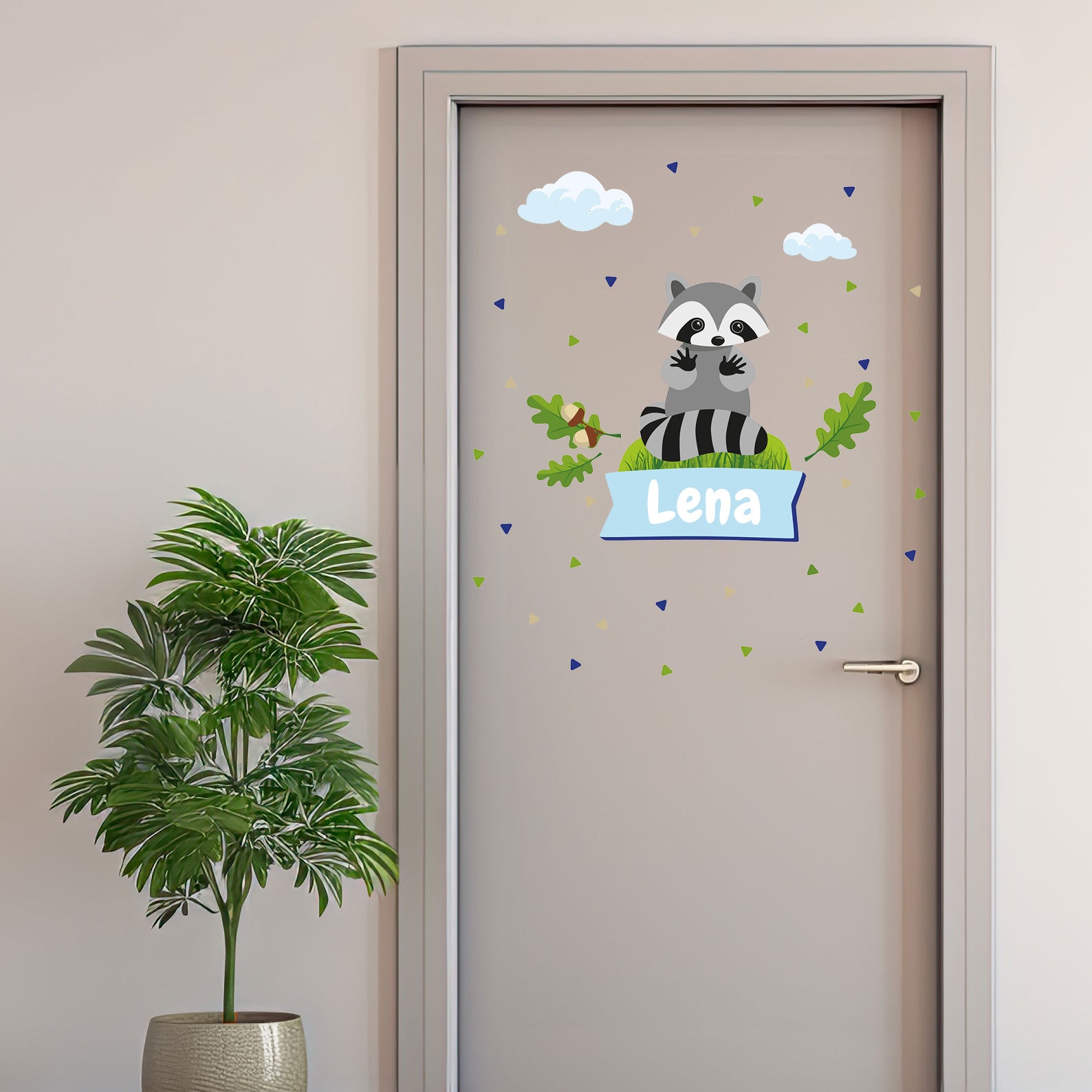 Individualisierbarer Türaufkleber mit Waschbärenmotiv für das Kinderzimmer, detailreiches Wandtattoo von aufkleberdrucker.de