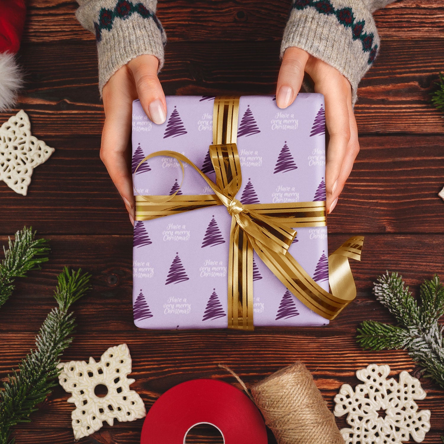 Individuell bedrucktes Geschenkpapier mit kreativem Design, perfekt zum Verpacken von Geschenken.