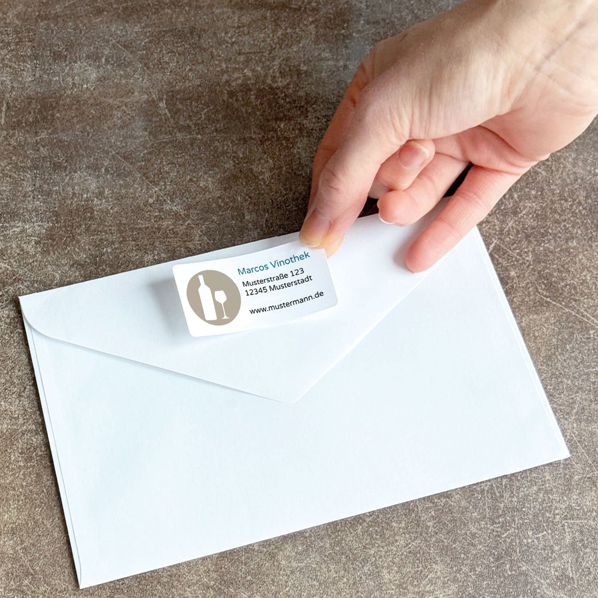 Bedruckte Haftpapier-Etiketten auf Rollen, digitale Druckrollenetiketten, aufkleberdrucker.de, ideal für Versand und Organisation