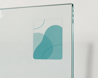 Hinterglasaufkleber von innen auf Schaufenster geklebt — von außen sichtbar, aufkleberdrucker.de