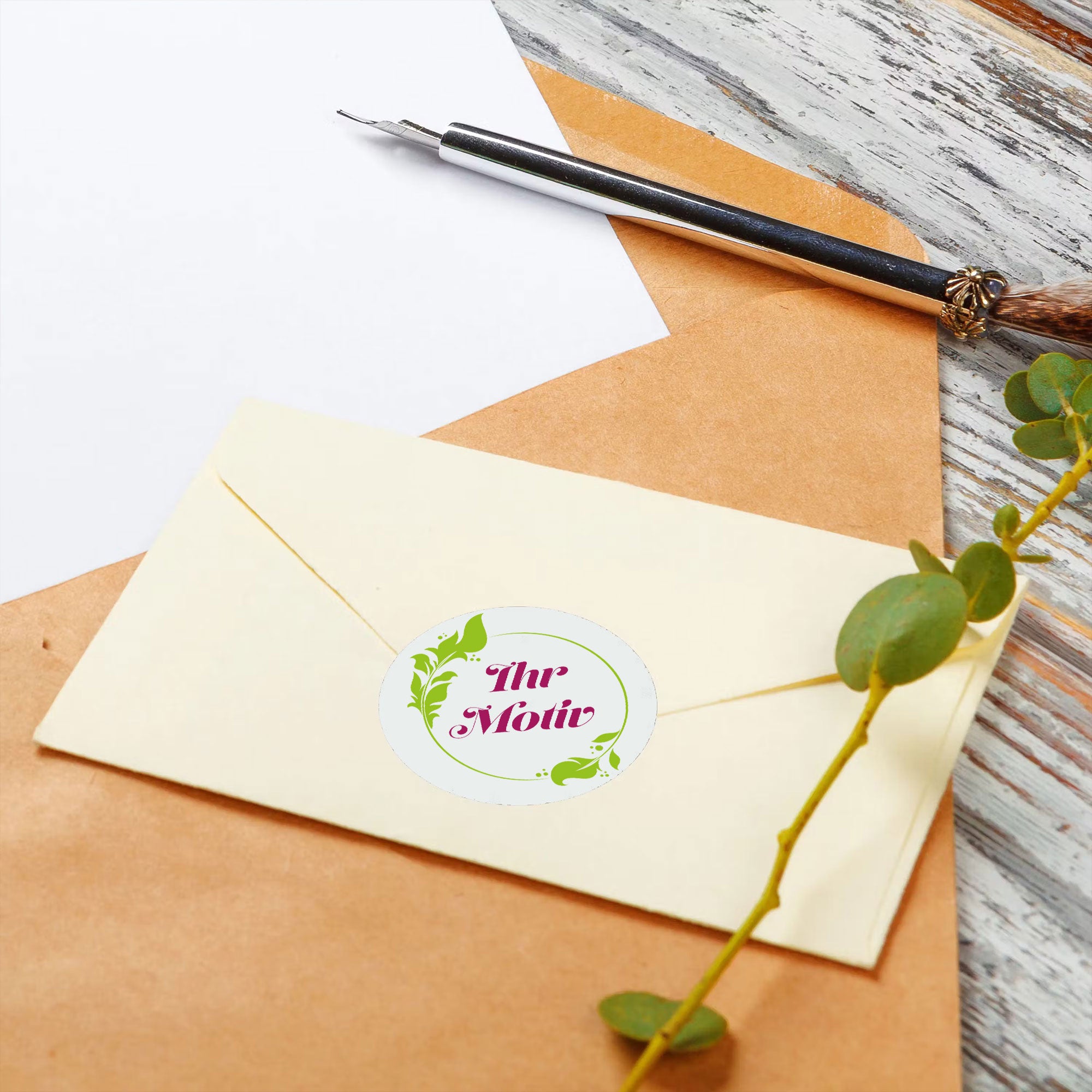 Runder Logo-Aufkleber 40 mm von Orafol mit schwarzem Logo auf weißem Hintergrund, ideal für Adress- oder Markierungszwecke.