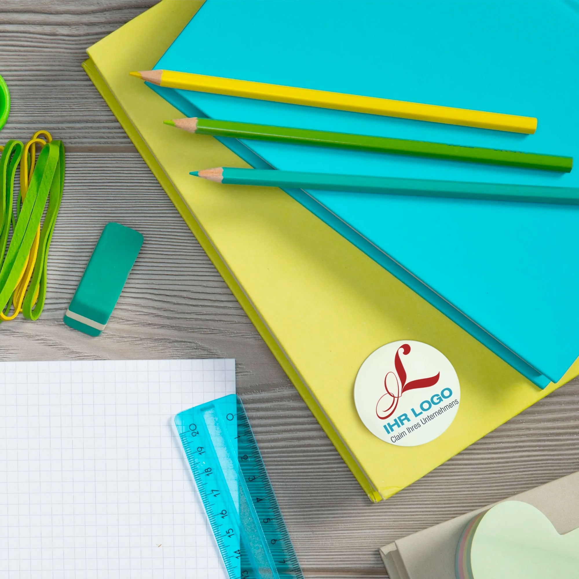 Runder Logo-Aufkleber von Orafol, 40 mm Durchmesser, mit stilisiertem Logo-Design auf weißem Hintergrund.