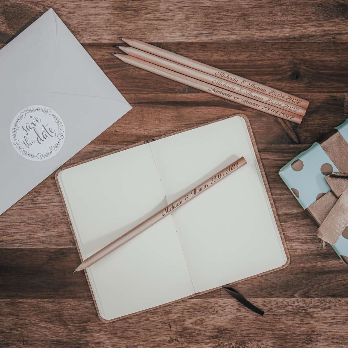 Gravierte Bleistifte ab 25 Stück (Gravurmaß 80x5 mm) - adressaufkleber-fabrik.de