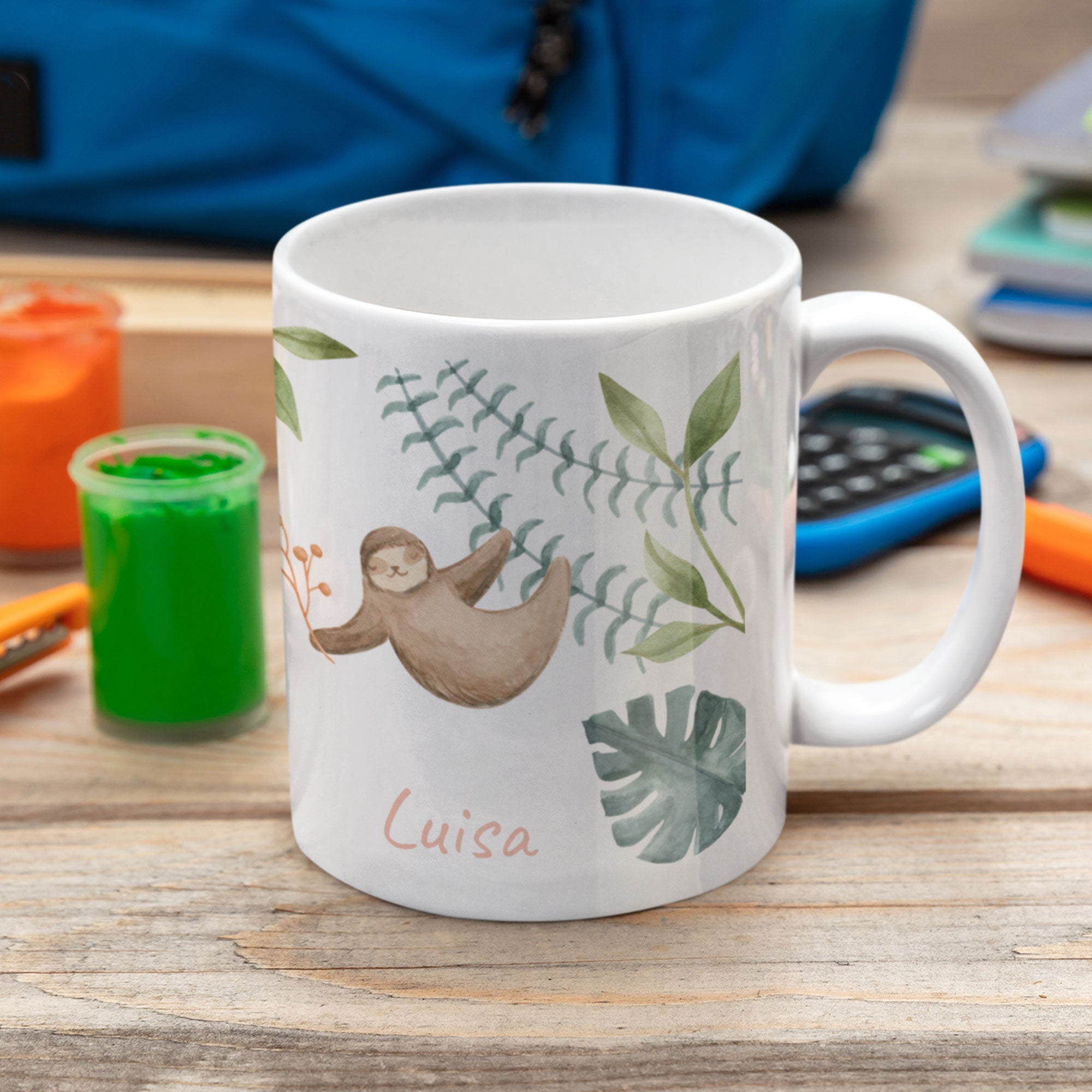Personalisierte Kindertasse mit Namen und Aquarell-Dschungelmotiv, kinderfreundliches Geschirr mit bunten Dschungel-Welten