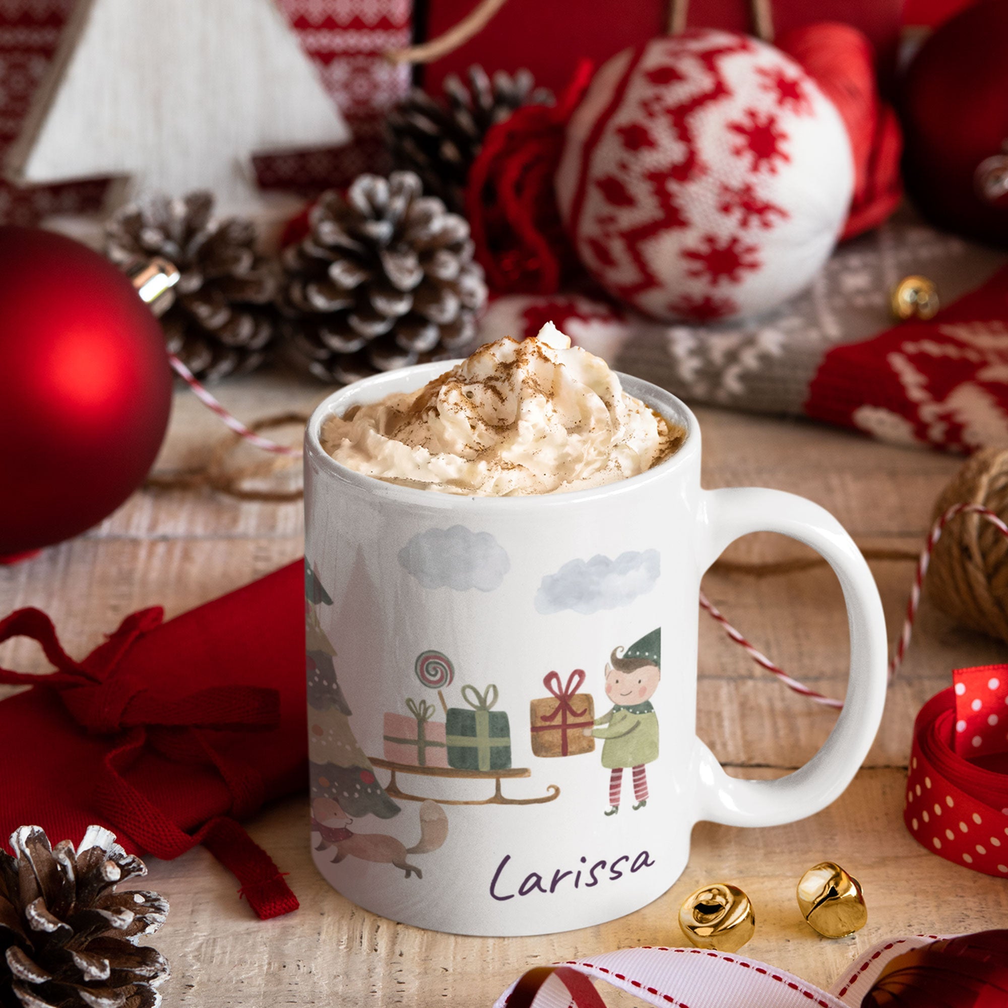 Personalisiertes Kinderbecher mit Namen und Aquarell-Welten, bunte Weihnachtsmotive, kindgerechtes Design, von aufkleberdrucker.de