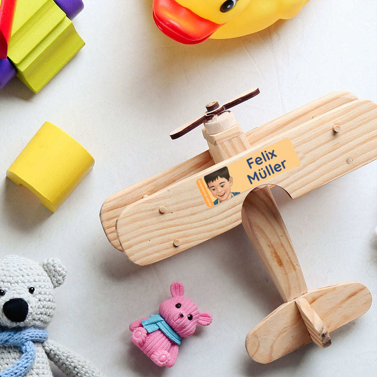 Kinder-Namensaufkleber mit Foto, 160er Set, personalisierte KI-Portraits, bunte Aufkleber für Kinder von aufkleberdrucker.de