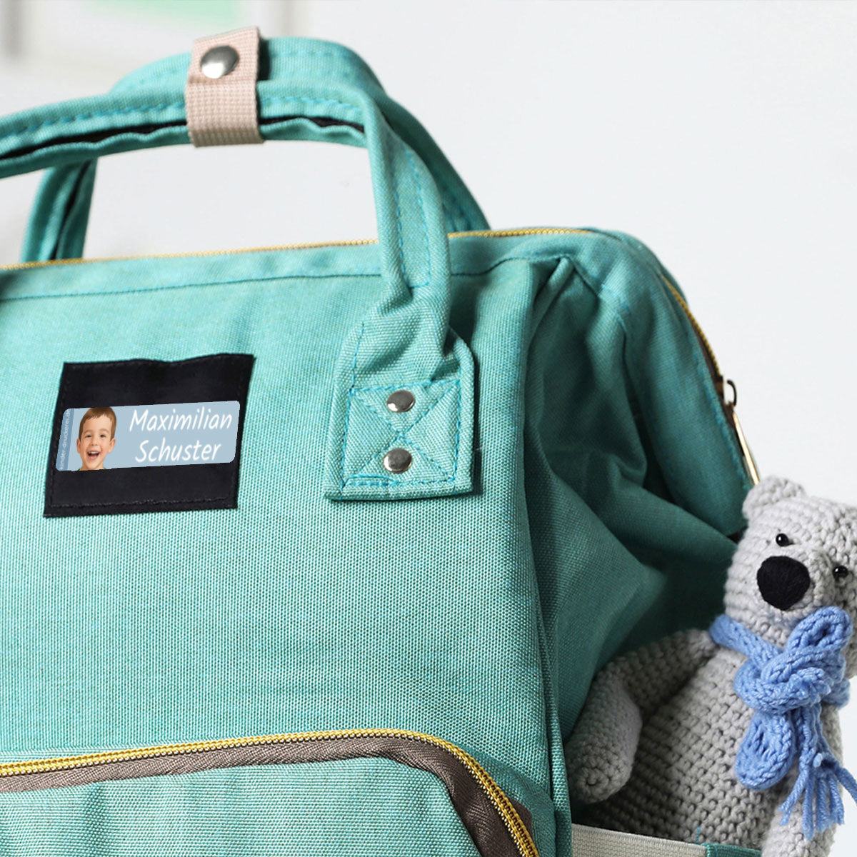 Kinder-Namensaufkleber mit Foto, 160er Set, inklusive KI-Portrait, für personalisierte Kinderartikel, von aufkleberdrucker.de