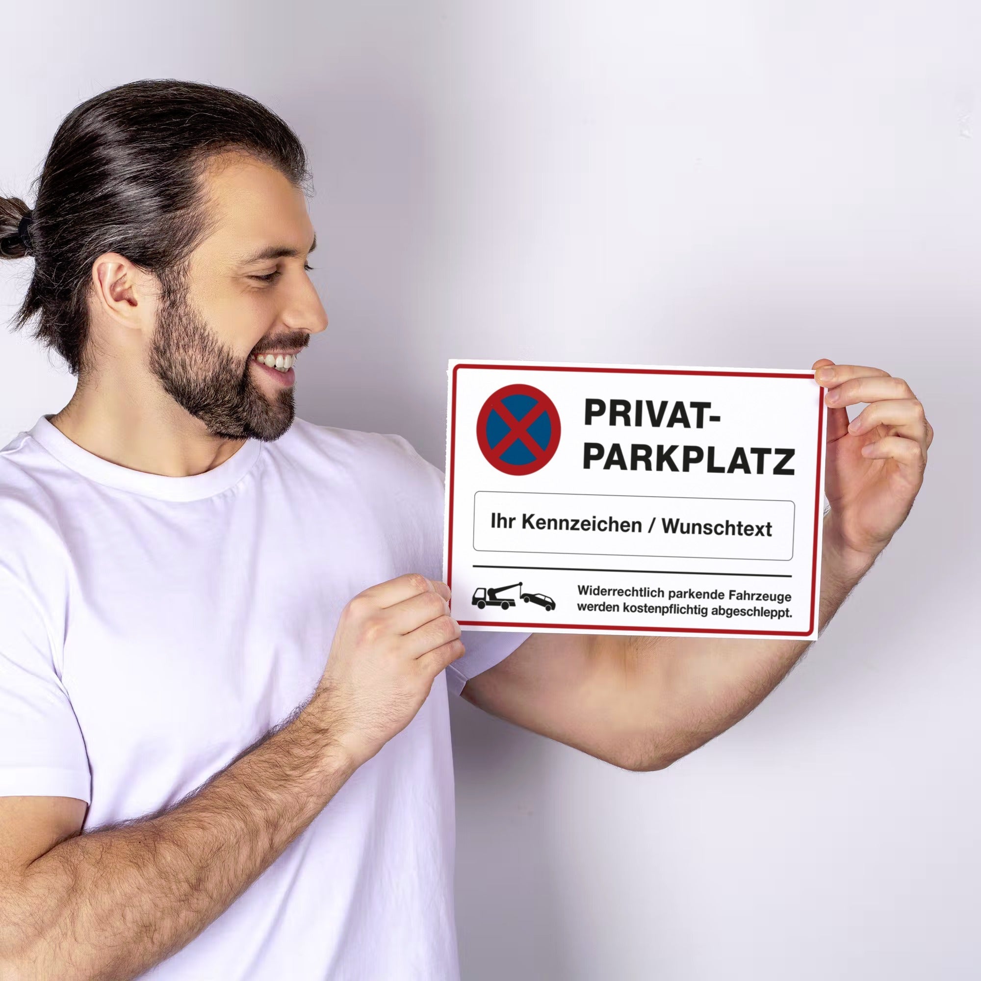 Privatparkplatz-Schild aus Kunststoff mit individuellem Kennzeichen, 300x200 mm, für private Parkflächen.