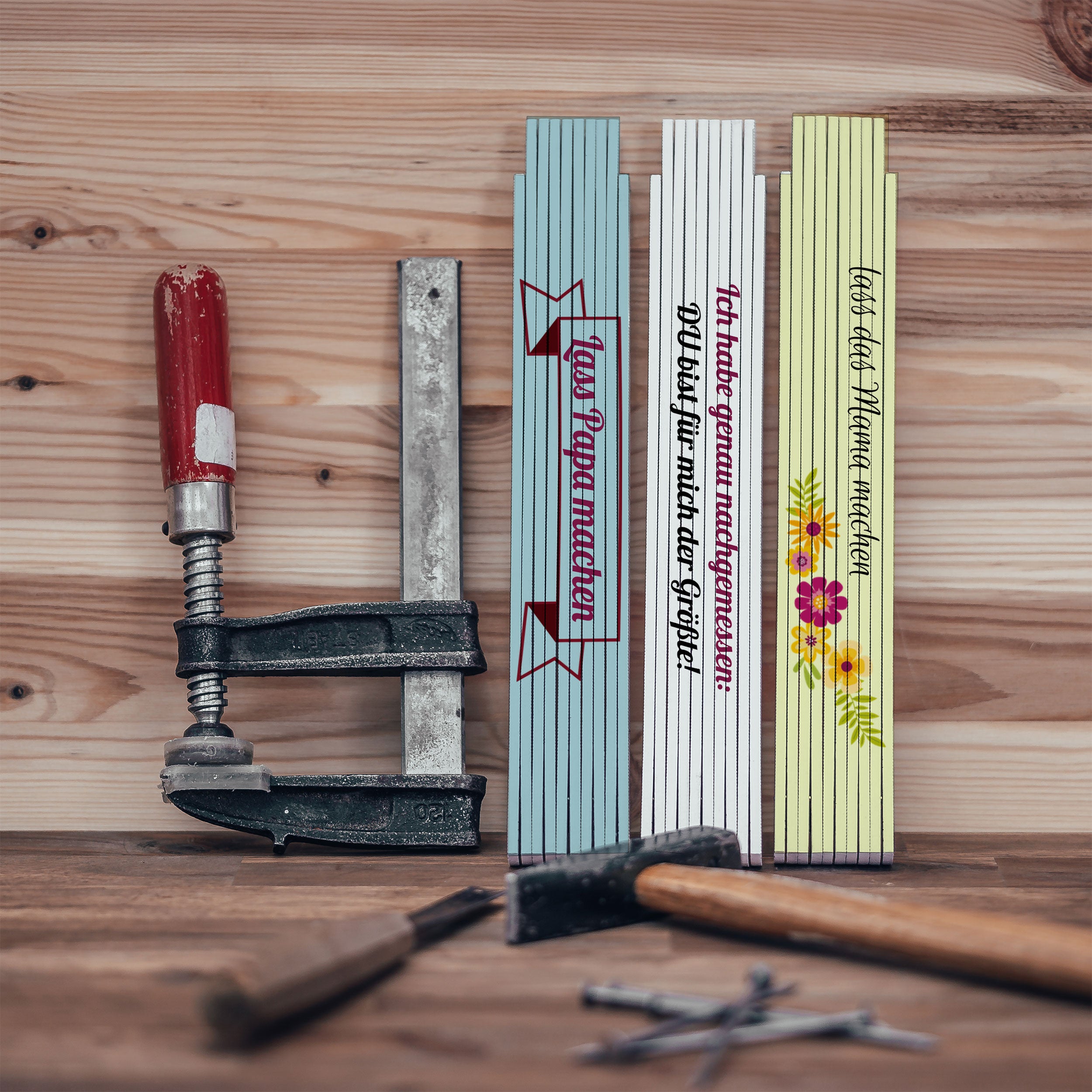 Zollstock (235x35 mm) mit individuellem Druck, Geschenkartikel, aus Holz, zeigt Maßskala und personalisierte Gravur.
