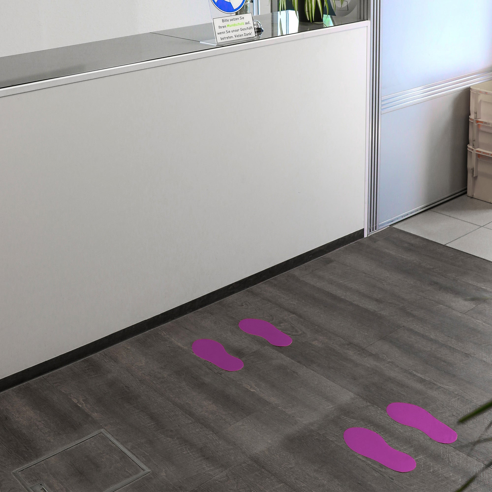 Violetter Fußbodenaufkleber für Fußpaare, 10 Stück, Größe 250x110 mm, aufkleberdrucker.de, dekorative Bodenmarkierungen