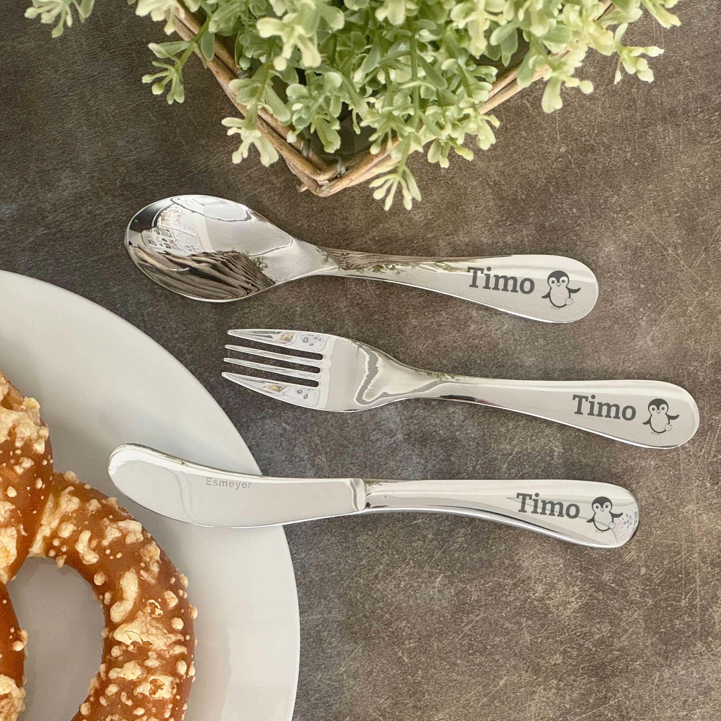 Kinderbesteck-Set von Esmeyer, 3-teilig mit individueller Gravur, aus Edelstahl, ideal für Kinder und kleine Hände.
