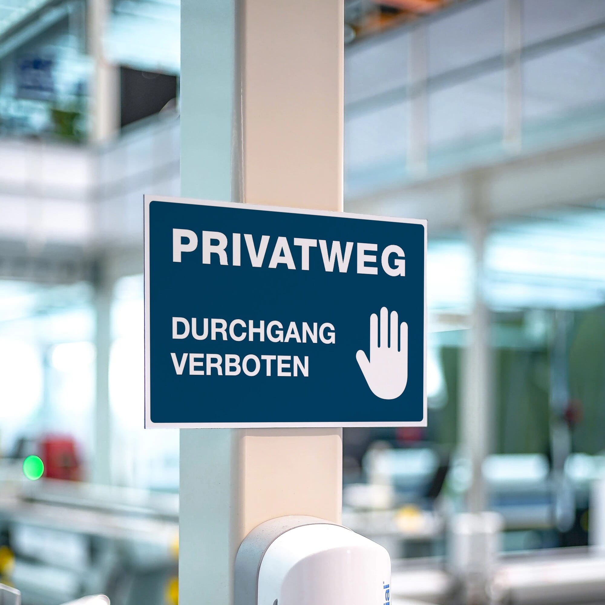 Blauer Aluminium-Verbundschild Privatweg mit Durchgang Verboten, 300x200 mm, wetterfest, für Privatgrundstück, von aufkleberdrucker.de